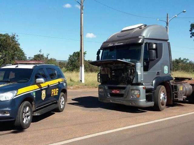Caminh&atilde;o roubado h&aacute; quase tr&ecirc;s anos no Paran&aacute; &eacute; recuperado em rodovia de MS