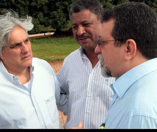Ministro Florence (dir.) nomeou Grandão a pedido do senador Delcídio do Amaral. (Foto: 