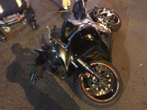 C&acirc;mera flagra colis&atilde;o entre carro e moto e fuga de condutor na Capital