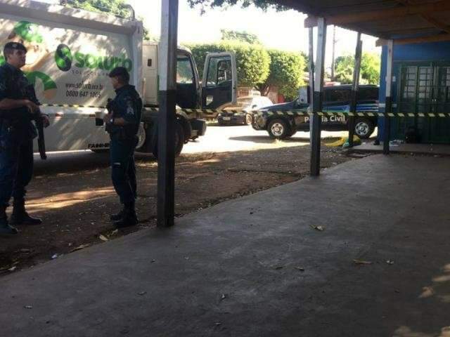 Duas semanas depois, adolescente se apresenta e diz que matou gari por vingan&ccedil;a