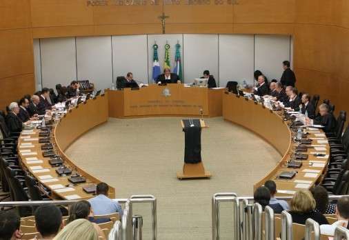 TJ adia pela quinta vez decis&atilde;o sobre reajuste de 9,57% para servidores