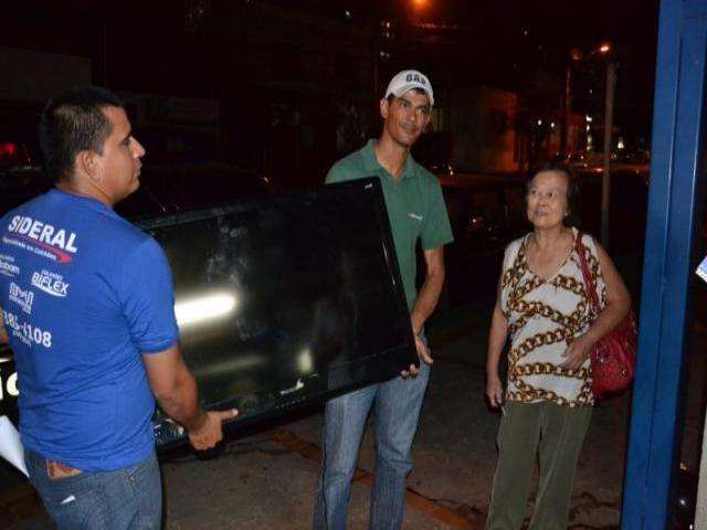 TV furtada &eacute; recuperada pela guarda municipal e devolvida &agrave; dona na Depac Centro