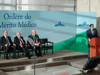 Moka discursou em nome dos parlamentares médicos. (Foto: Divulgação/Assessoria)