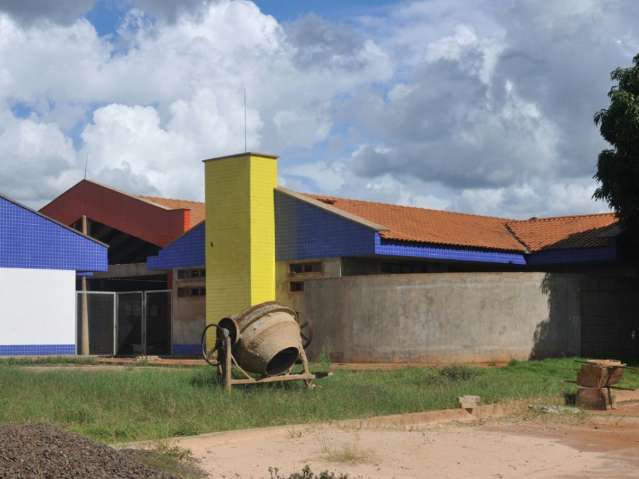 Prefeitura anuncia retomada de obras de 13 creches, paradas desde 2012
