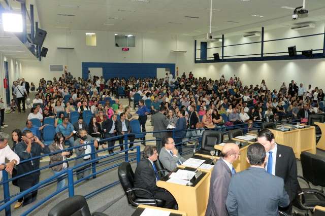 C&acirc;mara decide nesta 5&ordf; reajuste para professores, guardas e enfermeiros