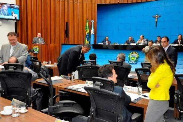 Assembleia aprova projeto que orienta gestantes sobre zika v&iacute;rus