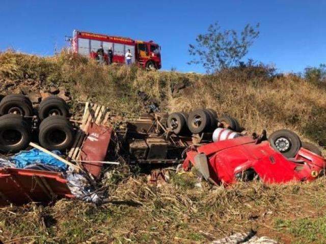 Moradora de Navira&iacute; morre ap&oacute;s capotagem de caminh&atilde;o na BR-163