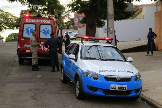 Rapaz tem surto psiqui&aacute;trico e pol&iacute;cia pede ajuda para identific&aacute;-lo