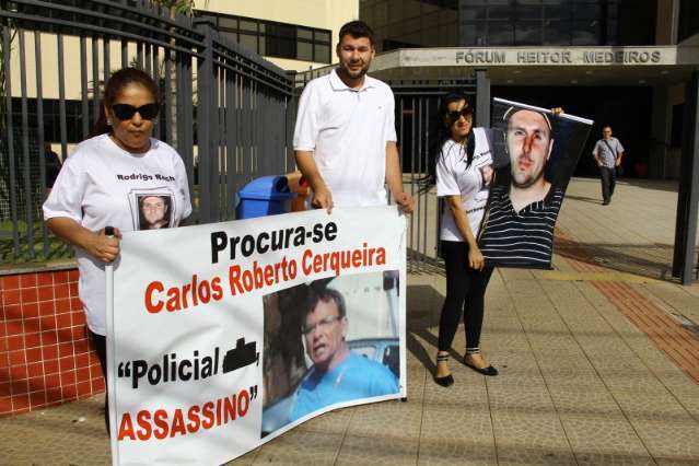 Juiz ouve testemunhas e fam&iacute;lia pede condena&ccedil;&atilde;o de policial por morte