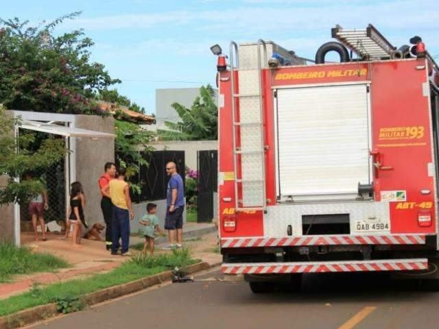 Crian&ccedil;a de 3 anos provoca inc&ecirc;ndio e irm&atilde; fica presa em meio &agrave; fuma&ccedil;a