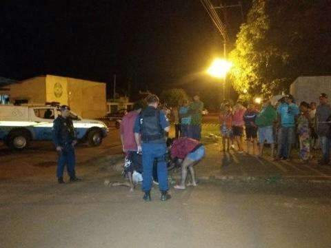 Adolescente &eacute; morto a tiros e amigo fica ferido em ataque de pistoleiros