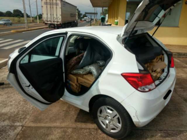 Homem &eacute; preso com quase meia tonelada de maconha em carro alugado