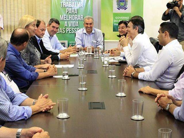 Governo assina contrato para constru&ccedil;&atilde;o de 200 moradias em Dourados