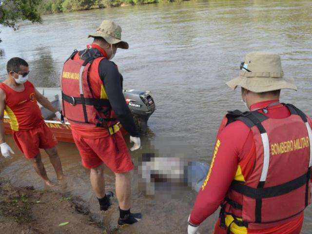Pescadores encontram corpo de adolescente que sumiu em cachoeira 