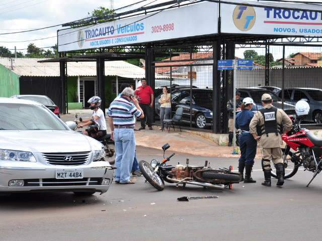  Acidente na Joaquim Murtinho deixa motociclista em estado grave