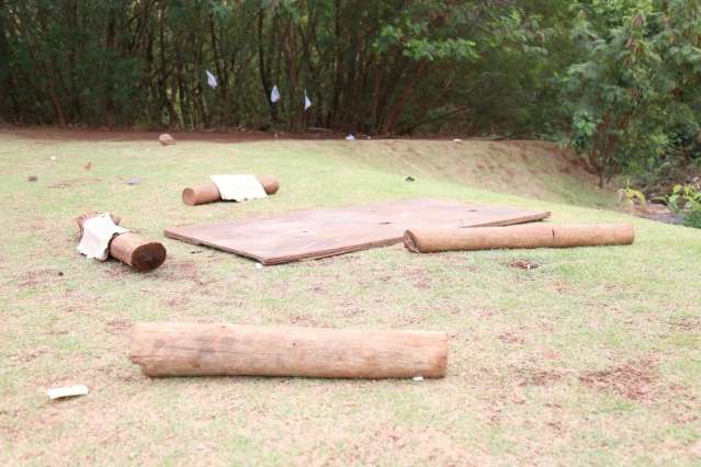 Palco de assalto, pra&ccedil;a em &aacute;rea nobre vira reduto violento de drogados