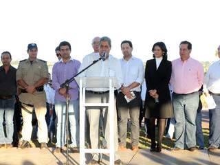 Governador André Puccinelli durante inauguração da Perimetral Norte nesta tarde em Dourados. (Foto: Divulgação)