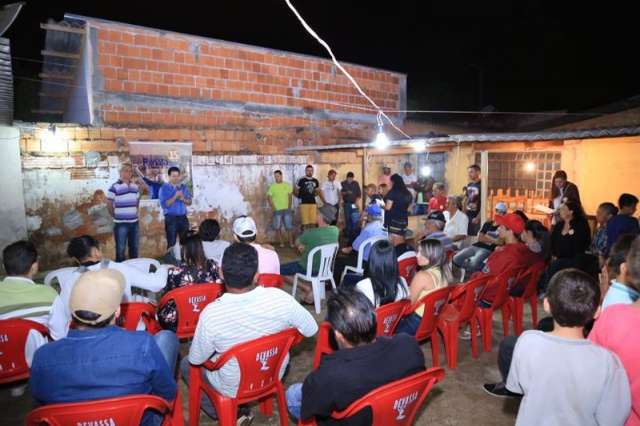 Candidatos a prefeito intensificam reuni&otilde;es e caminhadas nos bairros