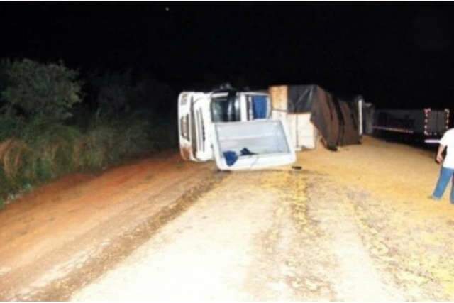  Ap&oacute;s 19 horas fechada, rodovia entre Cassil&acirc;ndia e Chapad&atilde;o &eacute; liberada