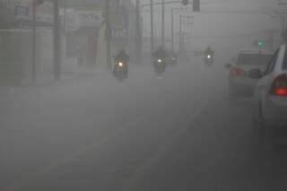 Chuva foi forte na região da Rua Ceará (Foto: Cleber Gellio)