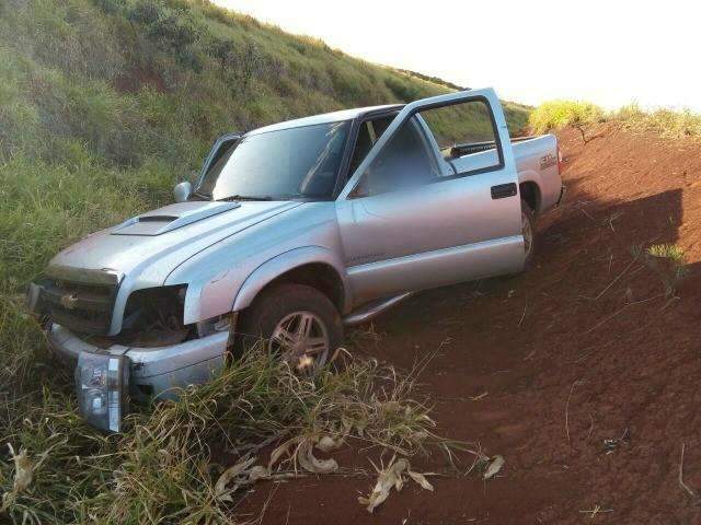 Homem &eacute; executado por pistoleiros em carro ao ser cercado na MS-165
