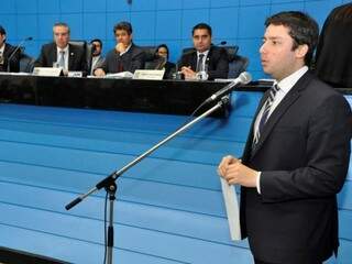 Deputado João Henrique Catan (PR) apresentou projeto na Assembleia (Foto: Luciana Nassar/ALMS)