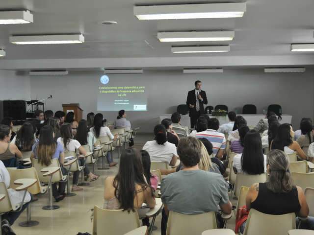 Com incid&ecirc;ncia de 90% de fraqueza muscular em pacientes, Santa Casa realiza F&oacute;rum