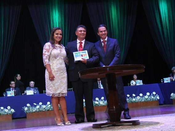 Ap&oacute;s achar 648 contratos irregulares, prefeitura muda projeto social