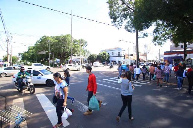 Contran regulamenta aplica&ccedil;&atilde;o de multas a pedestres e ciclistas