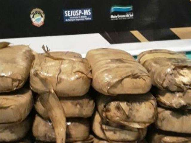 Pescadores fisgam pacotes de coca&iacute;na em fazenda usada pelo tr&aacute;fico