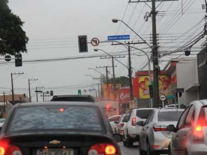 Em meio a temporal, pane atinge semáforos na Rua Ceará 