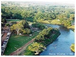 Vista aérea de Bela Vista, às margens do rio Apa (Foto: Prefeitura de Bela Vista)