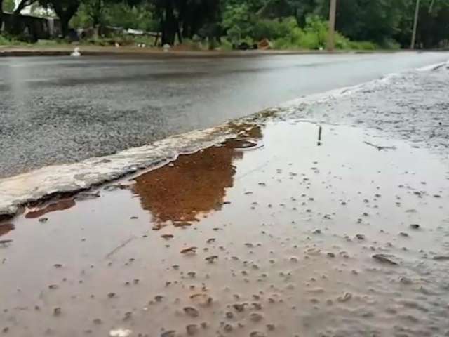 Chuva intermitente j&aacute; passa de 14 horas e vai continuar, segundo previs&atilde;o