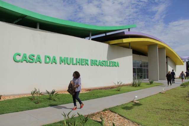 Mulheres v&iacute;timas de viol&ecirc;ncia podem ter prioridade em habita&ccedil;&otilde;es