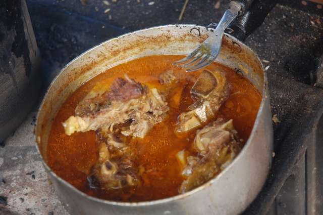 O sabor que vem da favela, quando se salga o almo&ccedil;o para comer na janta