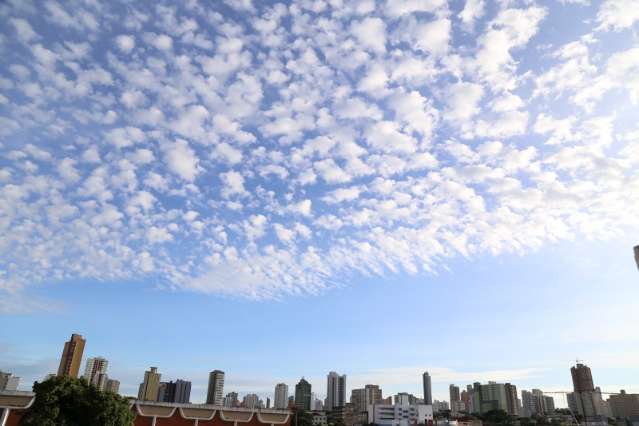 Dia amanhece com c&eacute;u nublado e previs&atilde;o &eacute; de pancadas de chuva em MS 