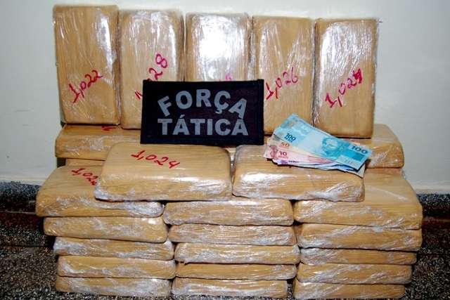 Pol&iacute;cia de MS apreende 40 kg de coca&iacute;na em carro de luxo que capotou em SP