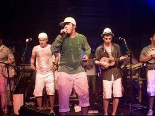 Grupo Top Samba em apresentação em Campo Grande. 