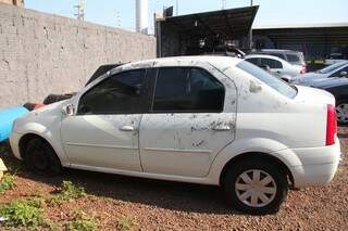 Renault Logan adquirido pela quadrilha para o crime (Foto: Marcos Ermínio)