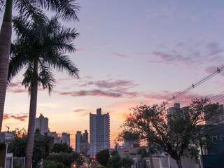 Temperatura máxima poderá chegar aos 30°C em Campo Grande. (Foto: Henrique Kawaminami)