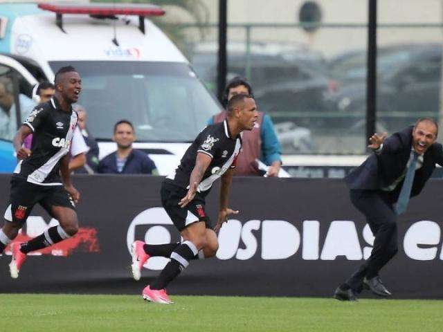 Ap&oacute;s vacilos e dois p&ecirc;naltis, Vasco vence de virada por 3 a 2 sobre o Fluminense
