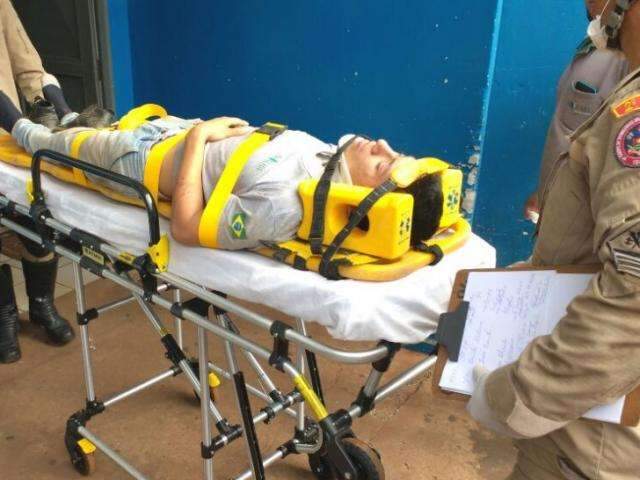 Carga de sete toneladas de vidro desaba sobre trabalhador de 23 anos