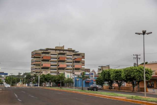Dia amanhece com sensa&ccedil;&atilde;o t&eacute;rmica de 10&ordm;C e previs&atilde;o &eacute; de mais chuva 