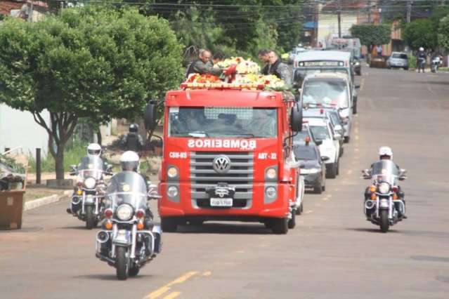 No adeus ao policial morto em RO, tropas prestam homenagens