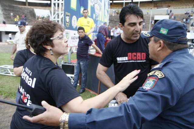 Turma de Bernal faz barraco no Morenão