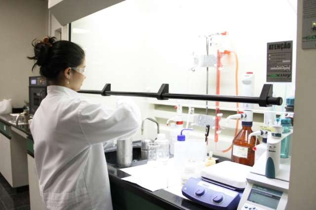 Ind&uacute;stria abre 5 mil vagas e comemora saldo positivo em 117 atividades