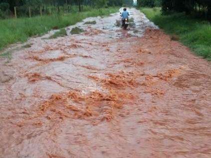 Temporal causa alagamentos e estragos em dois munic&iacute;pios