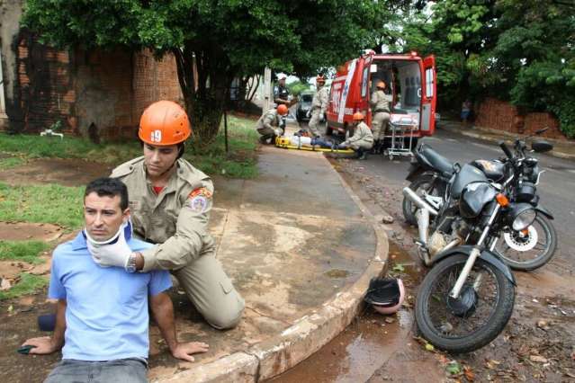 Familiares de v&iacute;timas de acidente reclamam de demora no socorro