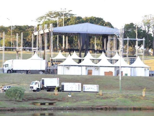 Henrique e Diego querem f&atilde;s de funk e pagode em show que ter&aacute; at&eacute; lago iluminado