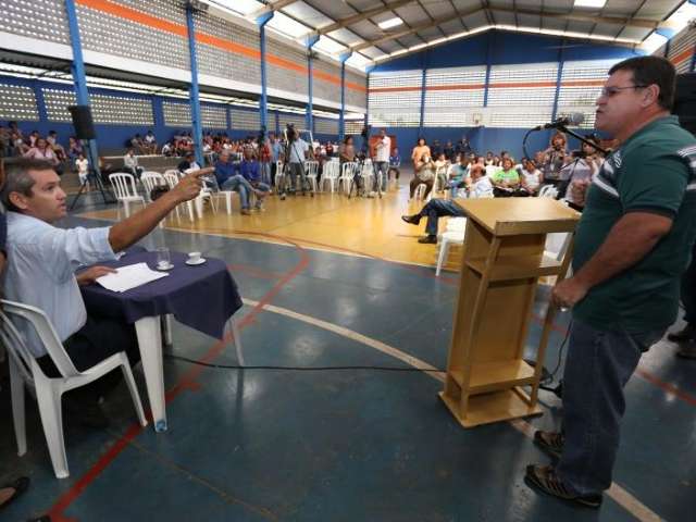 Sess&atilde;o comunit&aacute;ria termina em bate-boca entre vereadores e presidente de bairro